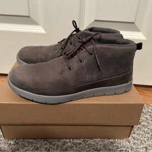 UGG big kids canoe shoe